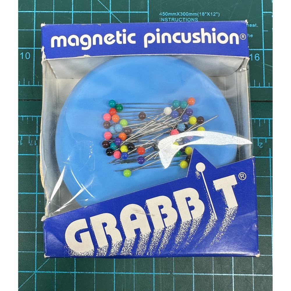 Grabbit Magnetic Pincushion Blue Feather Products GB Vintage Blue with Pins